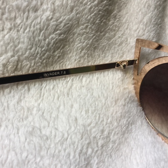 Quay Gold Invader cat eye sunglasses - Picture 7 of 8